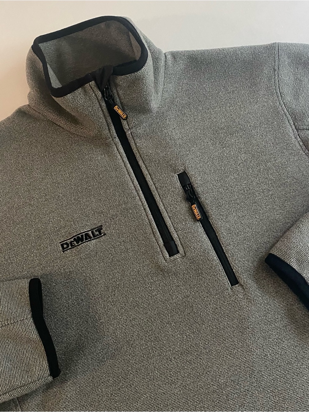 DeWalt 1/4 Zip Midlayer Fleece Men M Loose Fit Workwear Pullover Sweatshirt